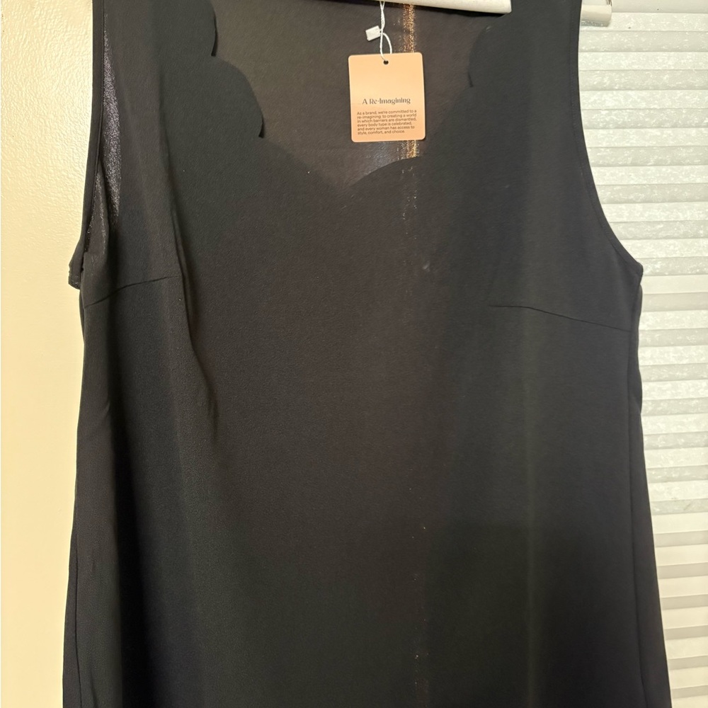 BloomChic Black Scalloped Tank Top